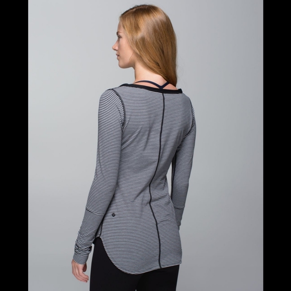 Lululemon awesoma henley - Picture 2 of 8
